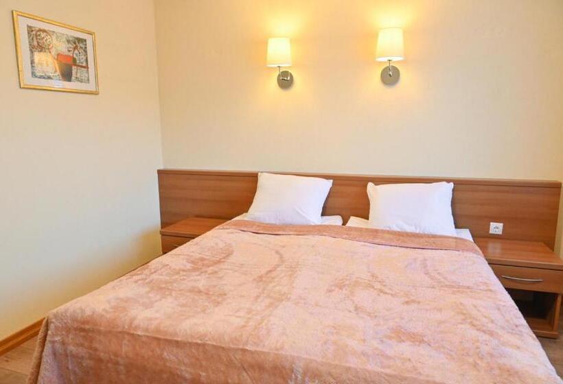 Номер Стандарт с Балконом, къща за гости гранит