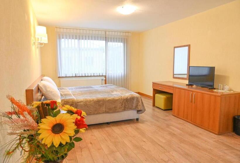 Семейный Номер, къща за гости гранит