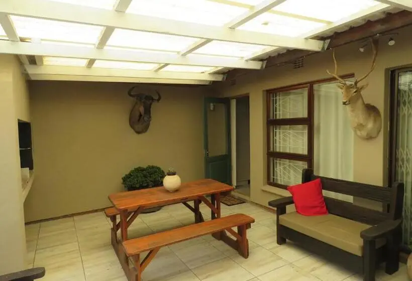 اتاق استاندارد, Avo Tree Guesthouse