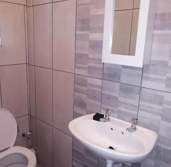اتاق اکونومی, Avo Tree Guesthouse
