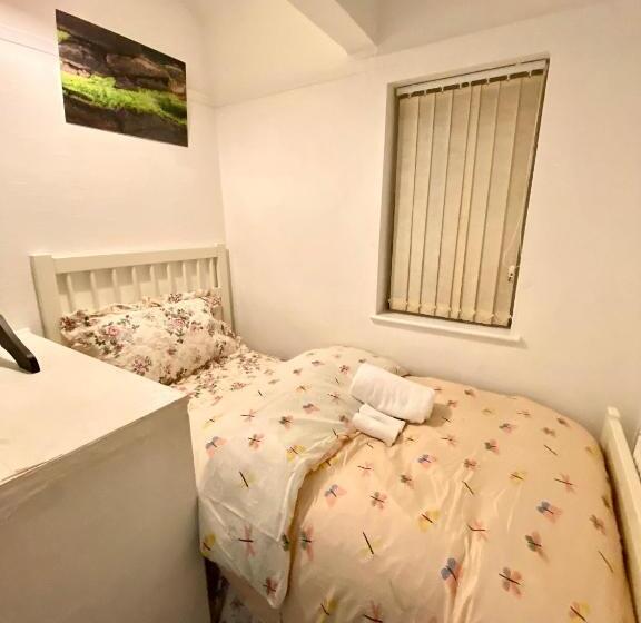 اتاق لوکس یک تخته, Relaxing Suite Nottingham Room