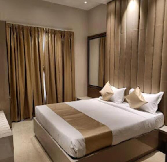 اتاق استاندارد, Red Orchid Hotel Kanpur