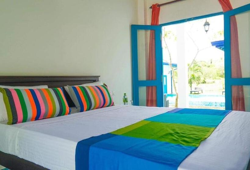 プールビュースタンダードルーム, Seth Villa