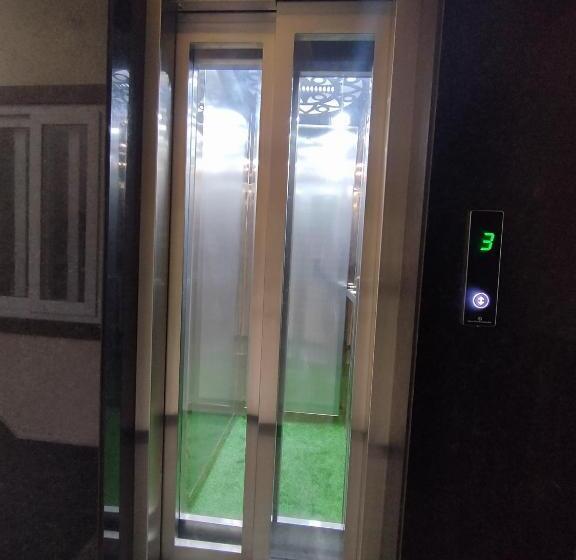 غرفة ديلوكس, The Mount Valley