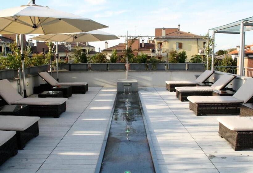 غرفة قياسية, Belso