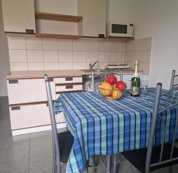 Standard Neljän Hengen Huone, Penzión Koliesko