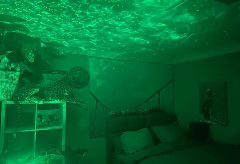 标准间, Jungle Magic Room Near Atomium , Heyzel Stadium