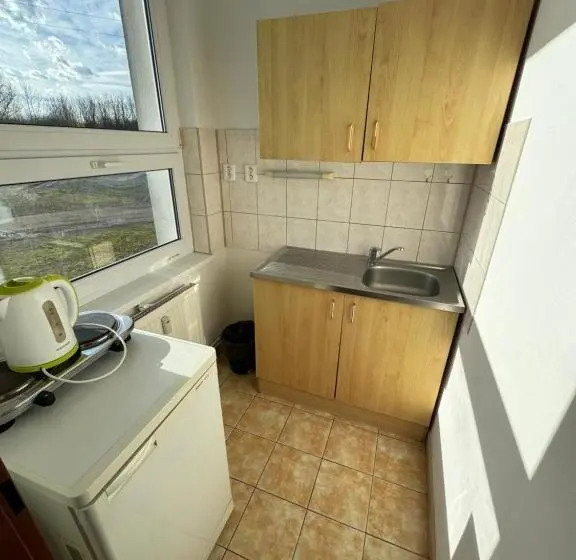 Huoneisto 1 Makuuhuone, D8 Apartmány