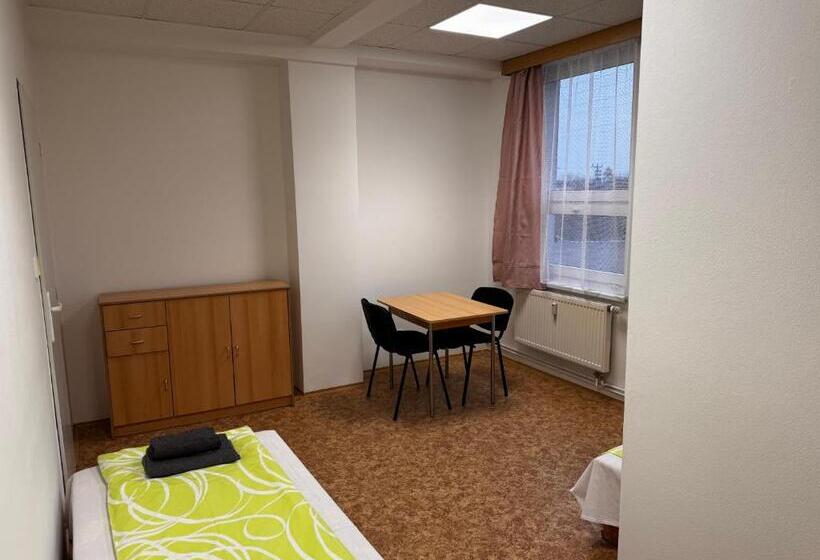 חדר אקונומי, D8 Apartmány