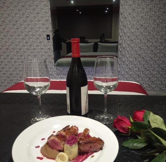 غرفة ديلوكس, K