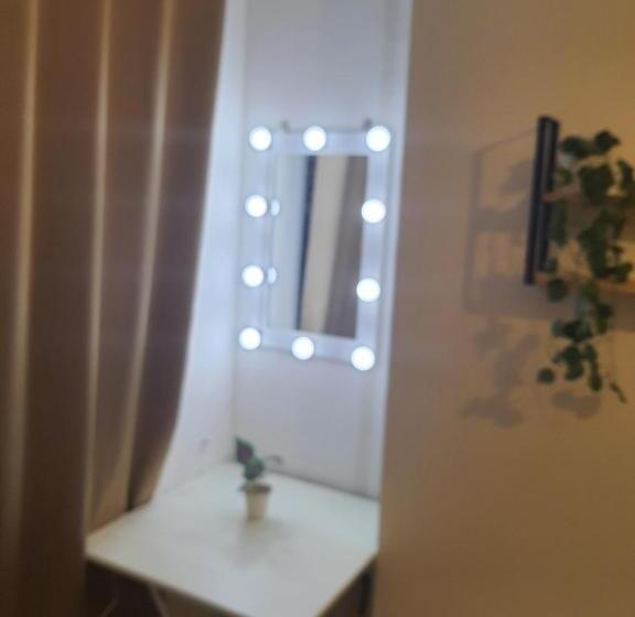 Студио Стандарт с Балконом, Tokyo Riverside Apartemen