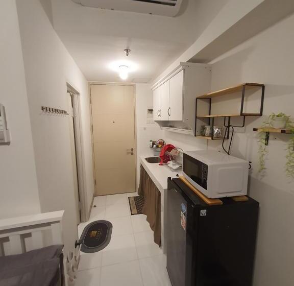 标准工作室带阳台, Tokyo Riverside Apartemen