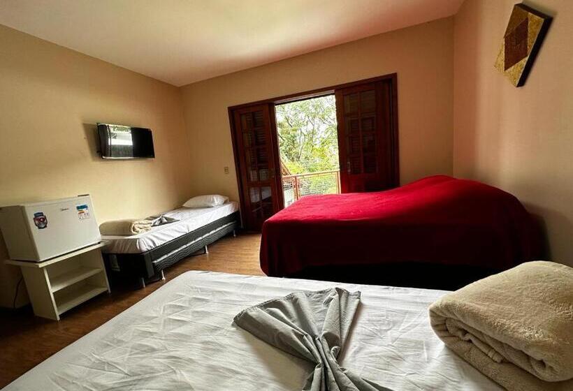 اتاق خانوادگی, Village Hostel