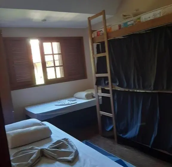 ルームシェアのワンベッド, Village Hostel