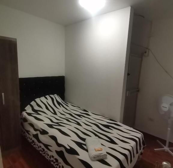 اتاق استاندارد یک نفره, Hospedaje Sol Y Mar