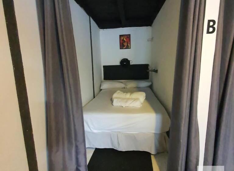 اتاق استاندارد با سرویس بهداشتی مشترک, Hostal Pub Central Park