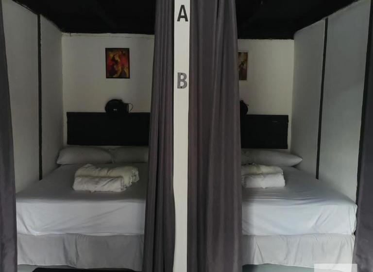اتاق استاندارد با سرویس بهداشتی مشترک, Hostal Pub Central Park