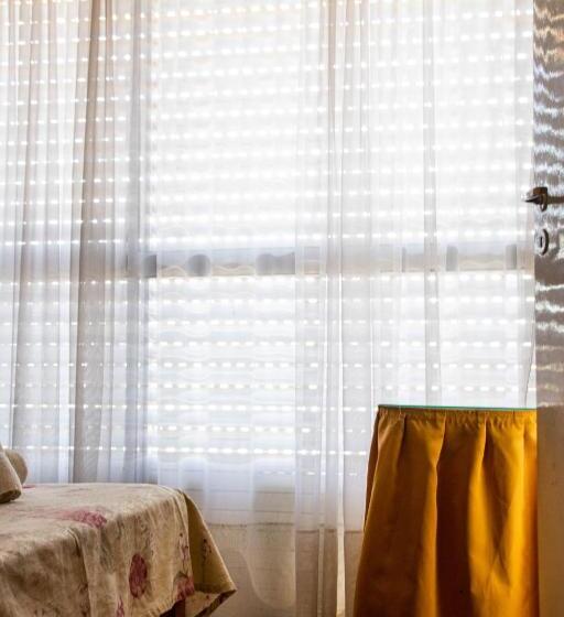 스탠다드 룸, Milesi Necochea