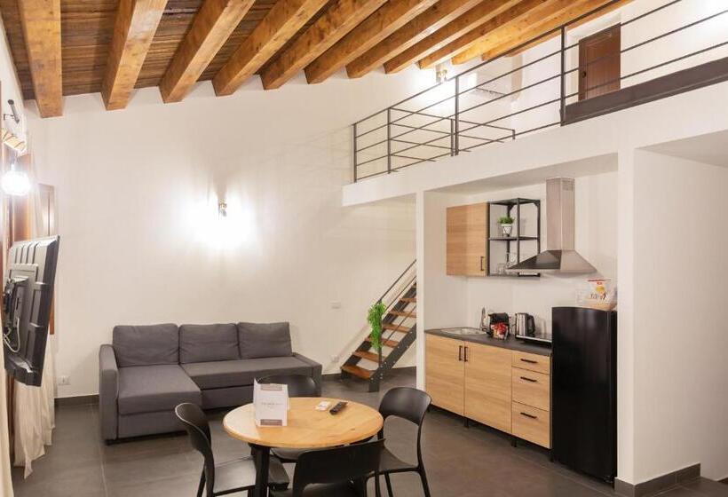 발코니가 있는 스위트, Palermo Inn Boutique Arte