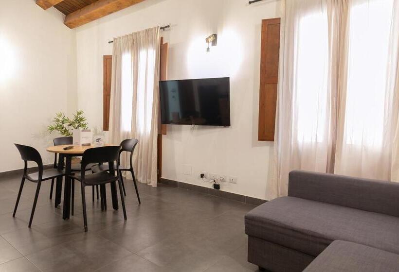 발코니가 있는 스위트, Palermo Inn Boutique Arte