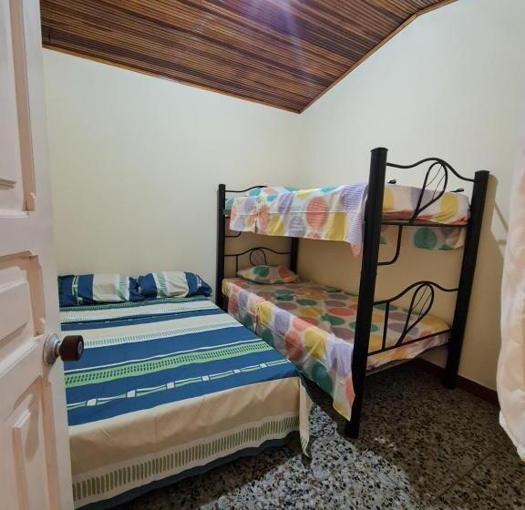 클래식 4인 룸, El Cacique Villeta