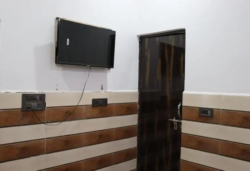 デラックスルーム, K.d. Dham Near Prem Mandir
