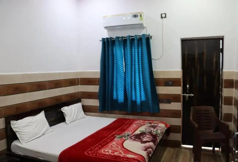 デラックスルーム, K.d. Dham Near Prem Mandir