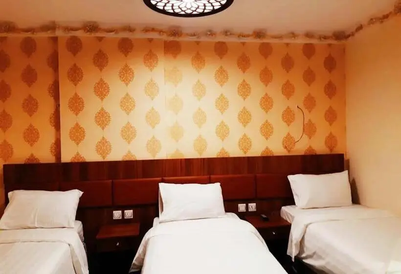 Standard Kolmen Hengen Huone, فندق انوار المشاعرالفندقية