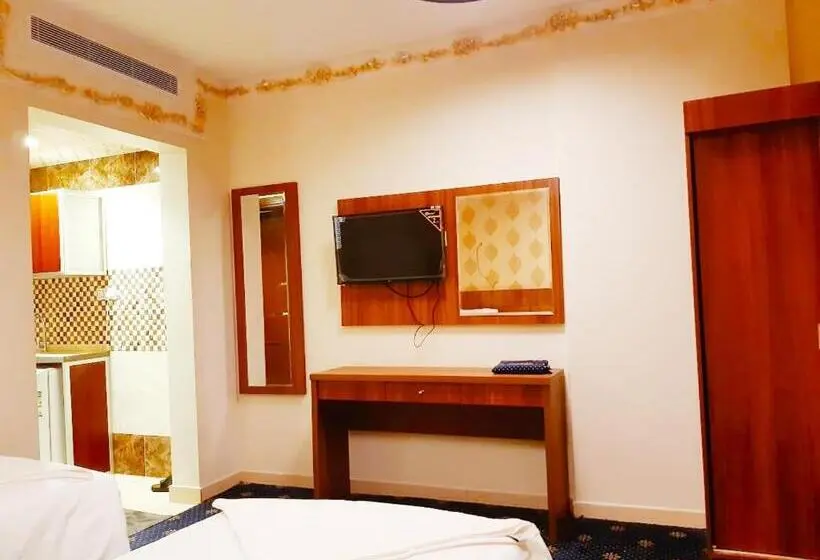 Standard Kolmen Hengen Huone, فندق انوار المشاعرالفندقية