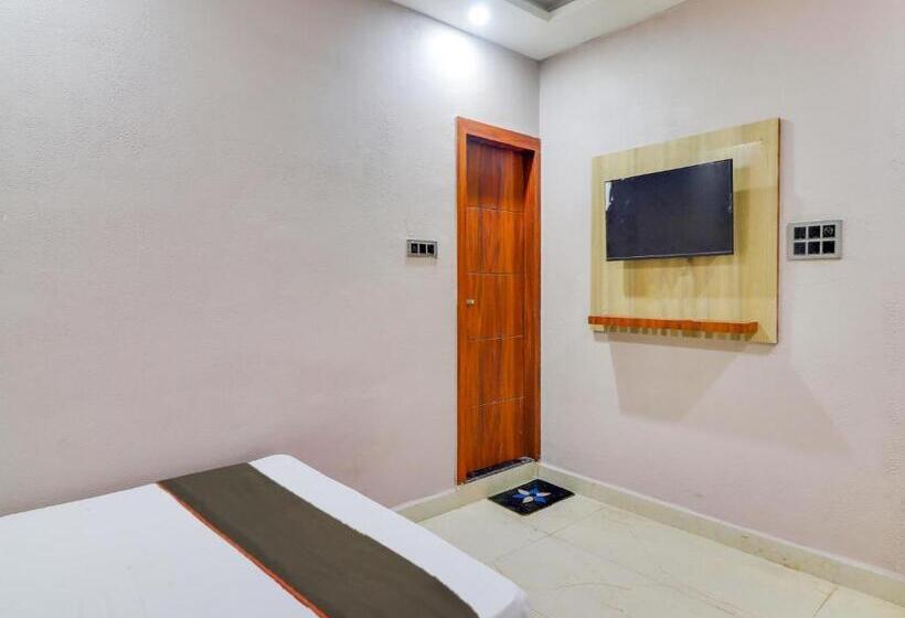 اتاق کلاسیک سه تخته, Collection O Hotel Fort Inn