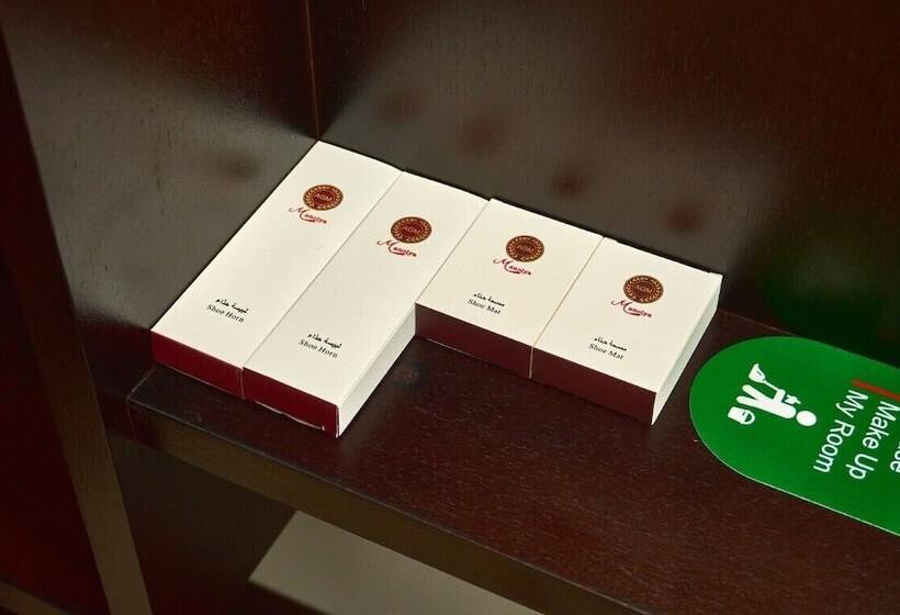 غرفة قياسية ثلاثية, Selat Al Bait