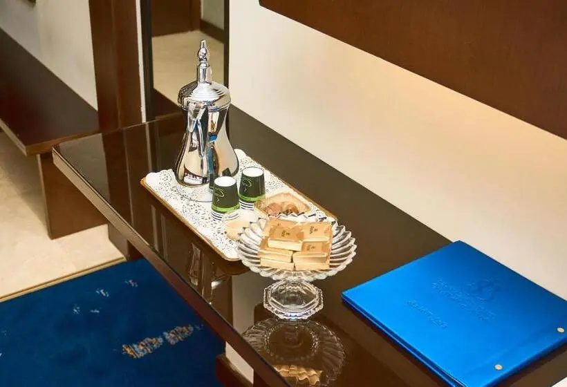 اتاق لوکس, Selat Al Bait