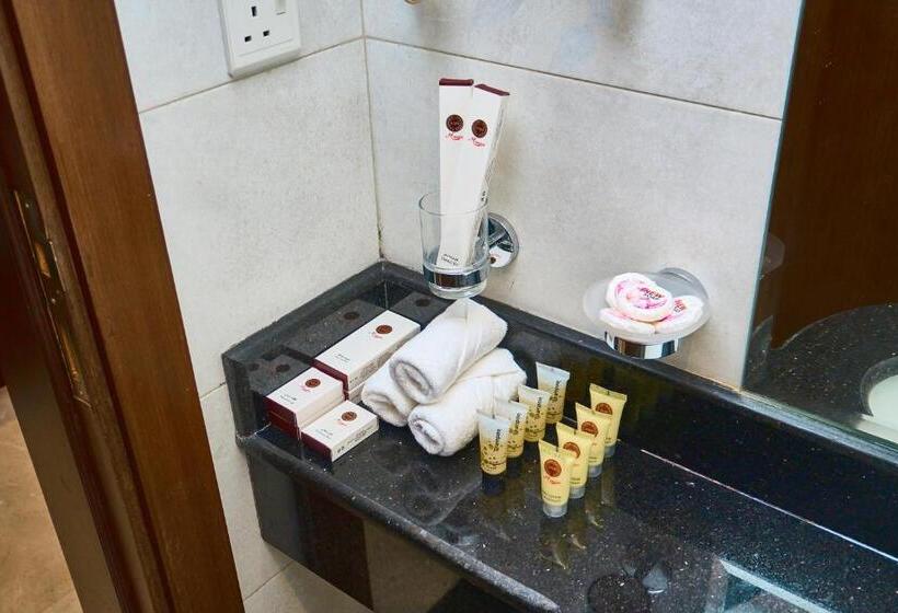 غرفة قياسية ثلاثية, Selat Al Bait