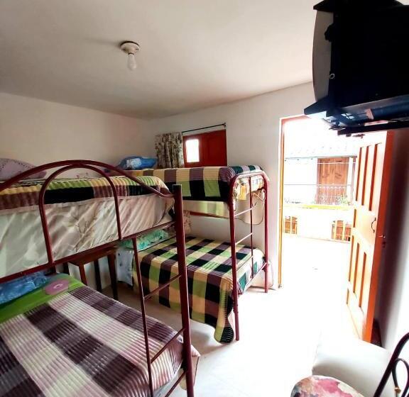 سرير فى غرفة مشتركه, Casa De La Abuela