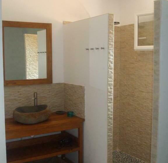 Семейный Номер, La Colline Des Endrevies