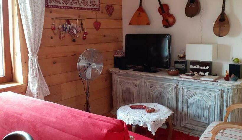 חדר סטנדרט נוף להרים, Les Lupins