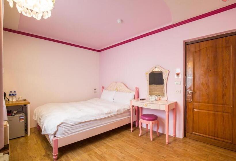 اتاق استاندارد, N. Castle