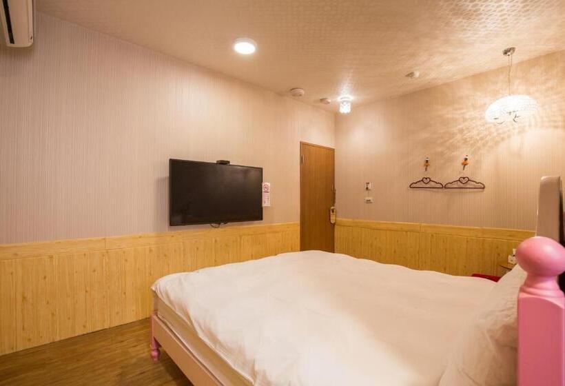 اتاق استاندارد, N. Castle