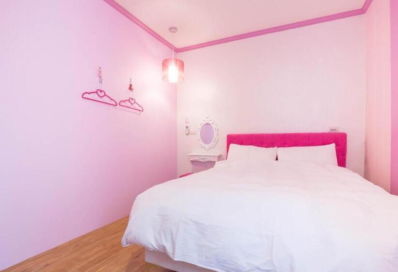 اتاق استاندارد, N. Castle