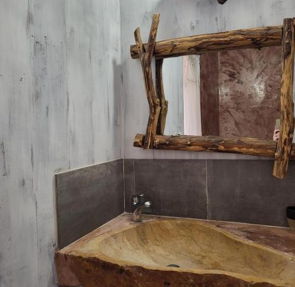 חדר סטנדרט עם טרסה, Studios Et Chambre La Sauvasse