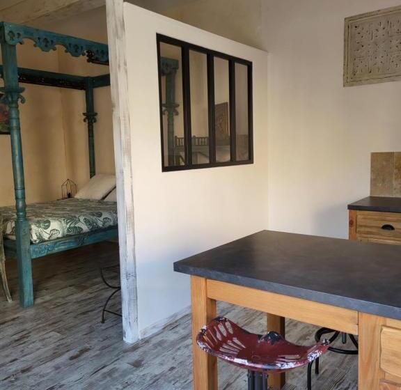 Студия Deluxe, Studios Et Chambre La Sauvasse