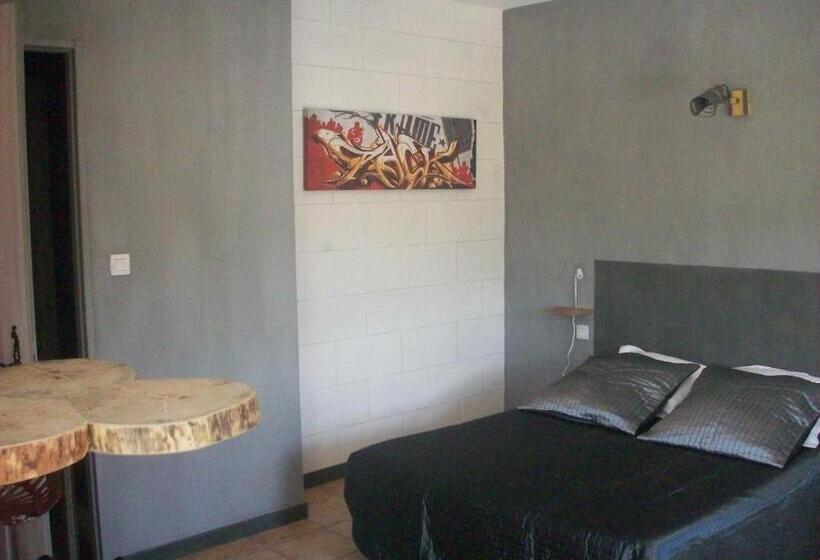 Студия Стандарт, Studios Et Chambre La Sauvasse