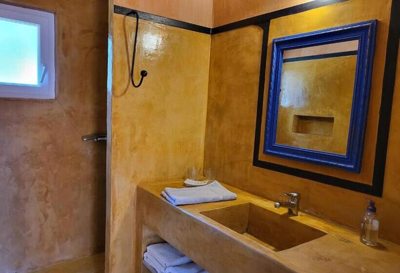 סטודיו סופריור, Studios Et Chambre La Sauvasse