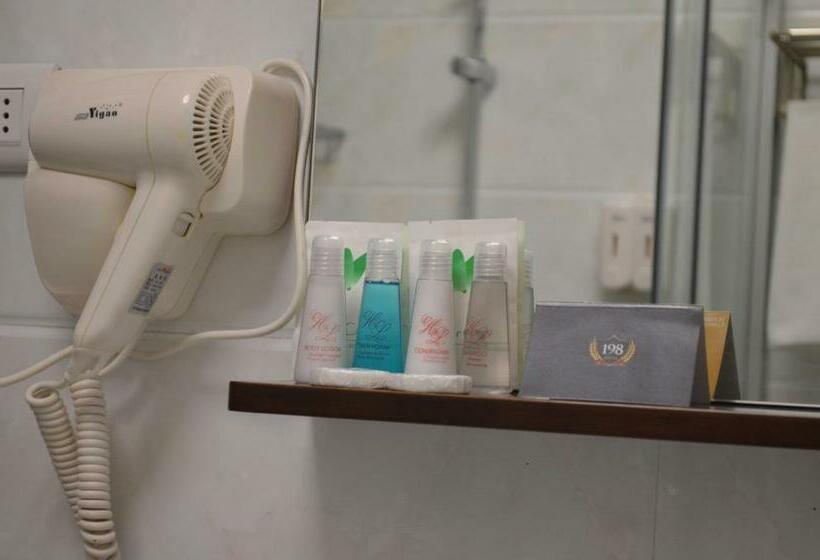 חדר סטנדרט, 198