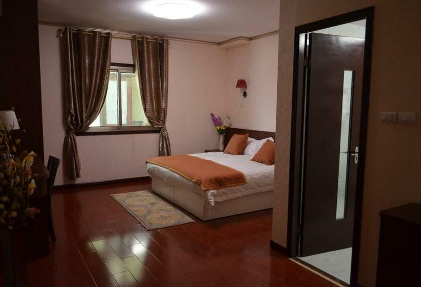 חדר דלוקס, 198