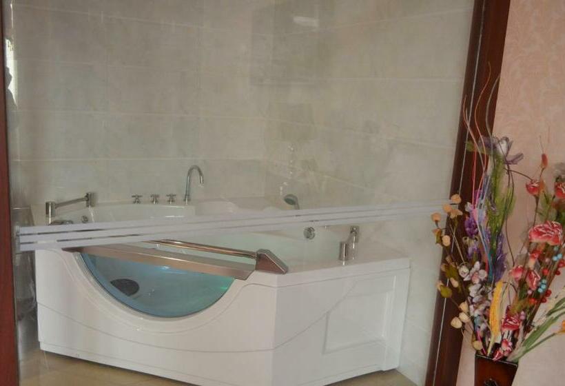 מיטת קינג בסוויטה, 198