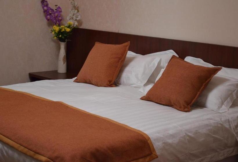 מיטת קינג בסוויטה, 198