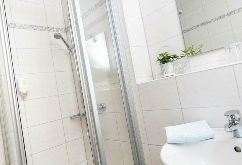 スタンダードルーム, Am Wiesenweg L 24h Check In