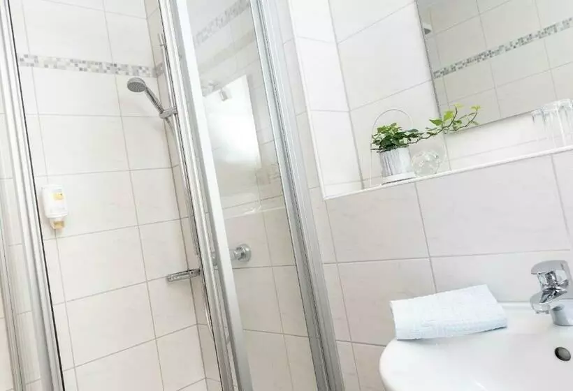 اتاق استاندارد چهار تخته, Am Wiesenweg L 24h Check In