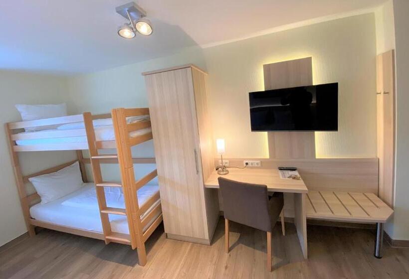 スタンダード４人部屋, Am Wiesenweg L 24h Check In